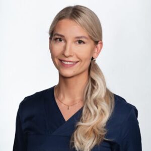 Hammaslääkäri Elina Talvensaari